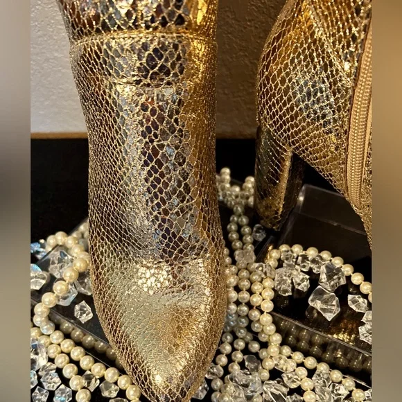 Poppy High Heeled Boots from Scoop.   Color Rose Gold Size 7.5 - Picture 2 of 11